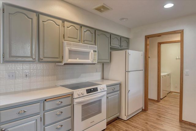 3023 S Winthrop Ln, Spokane, WA 99203