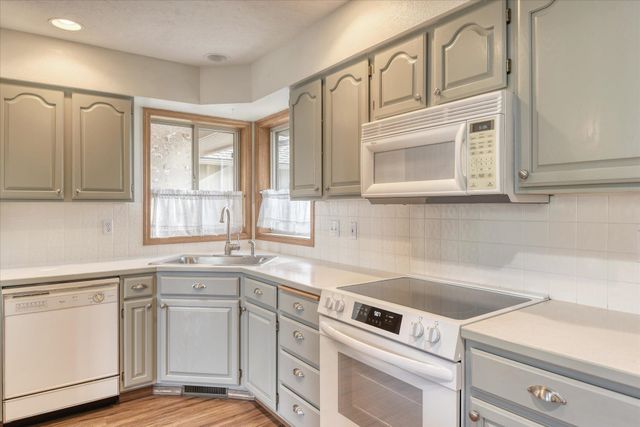 3023 S Winthrop Ln, Spokane, WA 99203