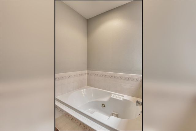 3023 S Winthrop Ln, Spokane, WA 99203