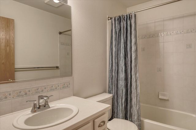 3023 S Winthrop Ln, Spokane, WA 99203