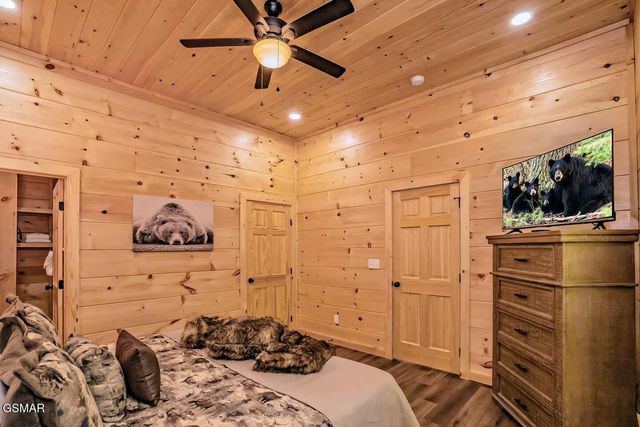 2818 Ridge Creek Circle, Sevierville, TN 37876