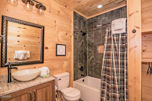 2818 Ridge Creek Circle, Sevierville, TN 37876