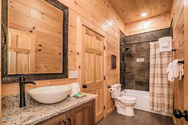 2818 Ridge Creek Circle, Sevierville, TN 37876