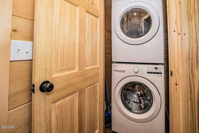 2818 Ridge Creek Circle, Sevierville, TN 37876