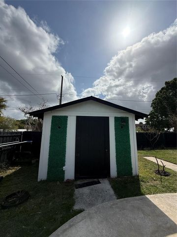 425 MASSACHUSETTS AVENUE, St Cloud, FL 34769