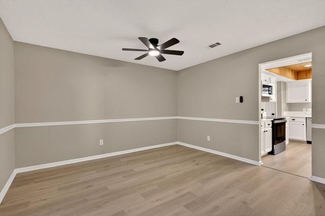 19 Hickory Oak Drive, The Woodlands, TX 77381