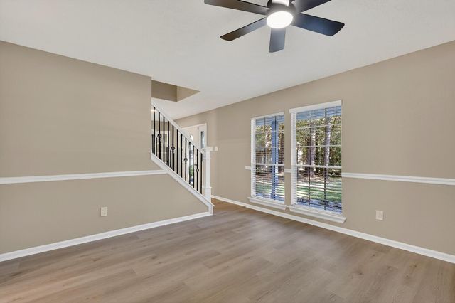 19 Hickory Oak Drive, The Woodlands, TX 77381