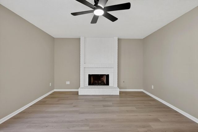 19 Hickory Oak Drive, The Woodlands, TX 77381