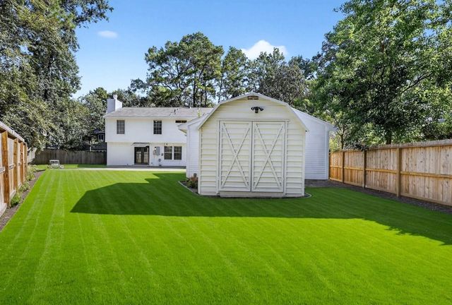19 Hickory Oak Drive, The Woodlands, TX 77381