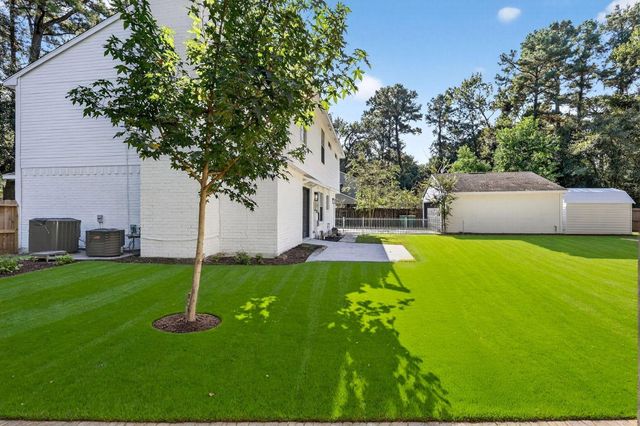 19 Hickory Oak Drive, The Woodlands, TX 77381