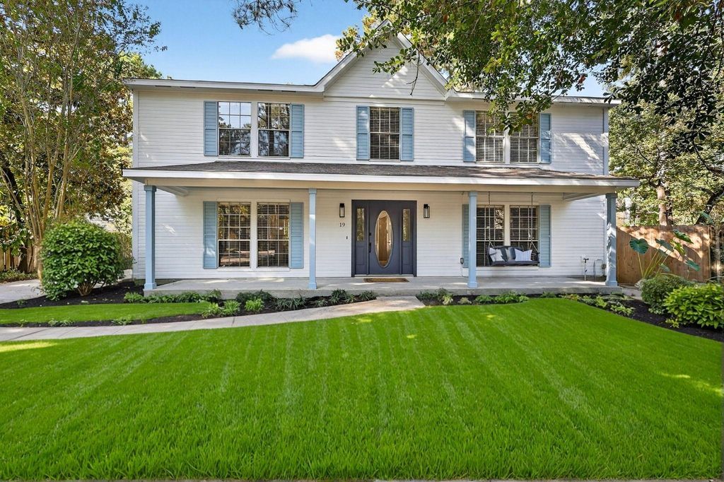 19 Hickory Oak Drive, The Woodlands, TX 77381