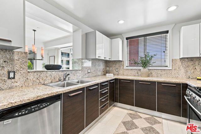 325 Arnaz Drive 301, Los Angeles, CA 90048