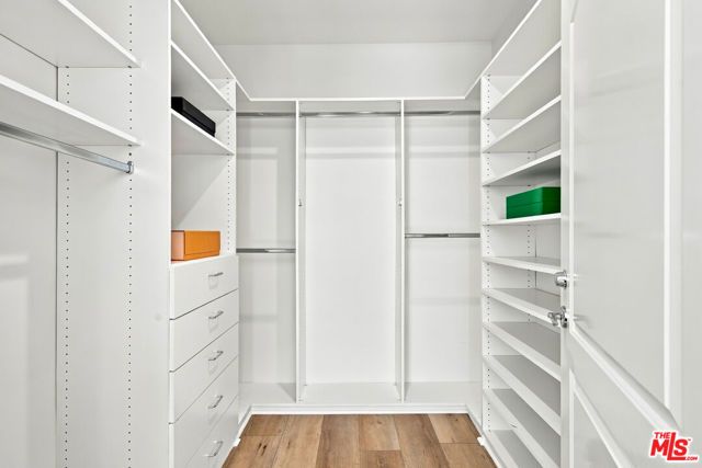325 Arnaz Drive 301, Los Angeles, CA 90048
