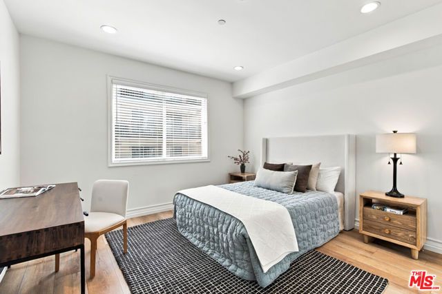 325 Arnaz Drive 301, Los Angeles, CA 90048