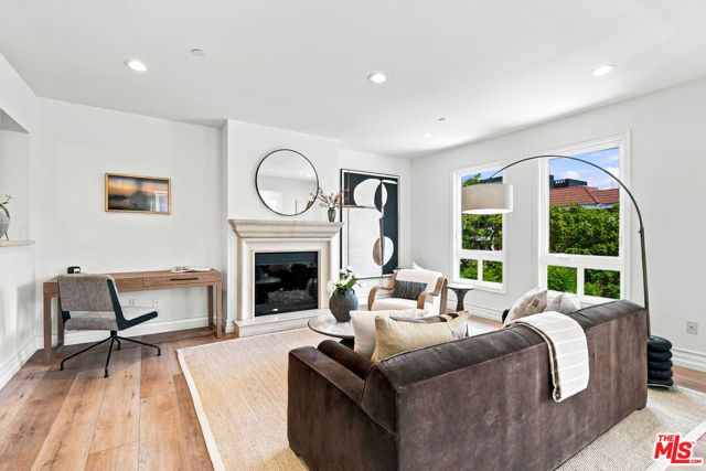 325 Arnaz Drive 301, Los Angeles, CA 90048