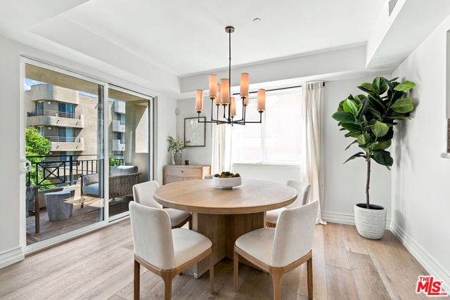 325 Arnaz Drive 301, Los Angeles, CA 90048