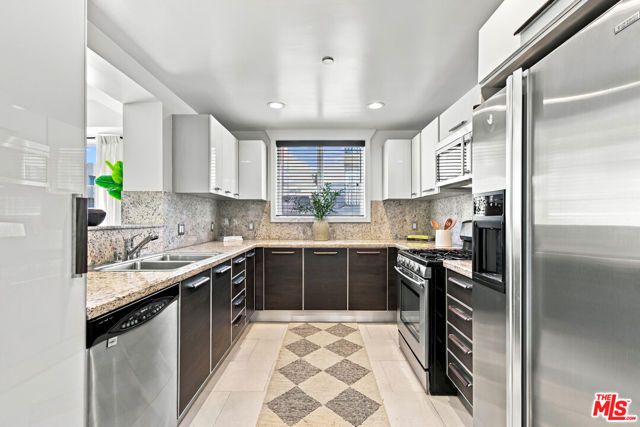 325 Arnaz Drive 301, Los Angeles, CA 90048