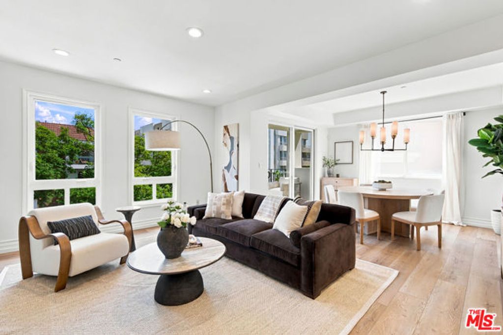 325 Arnaz Drive 301, Los Angeles, CA 90048