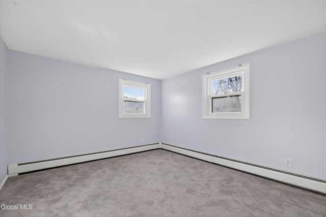 17 Woodshire Court, Malta, NY 12019