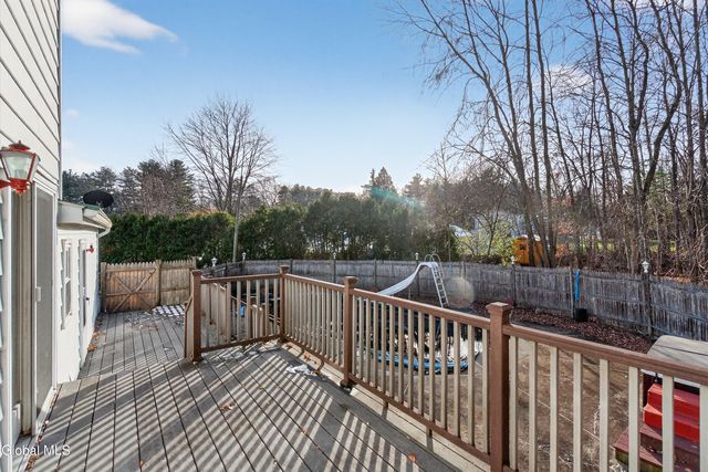 17 Woodshire Court, Malta, NY 12019