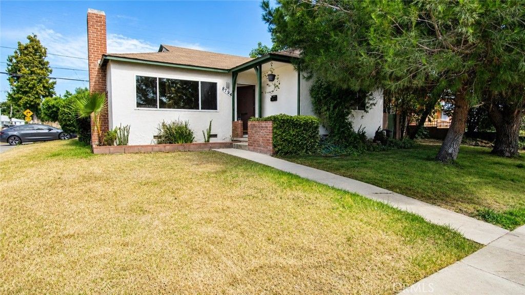 Image 2 of property listing at 8794 Ranchito Ave., Panorama City, CA 91402