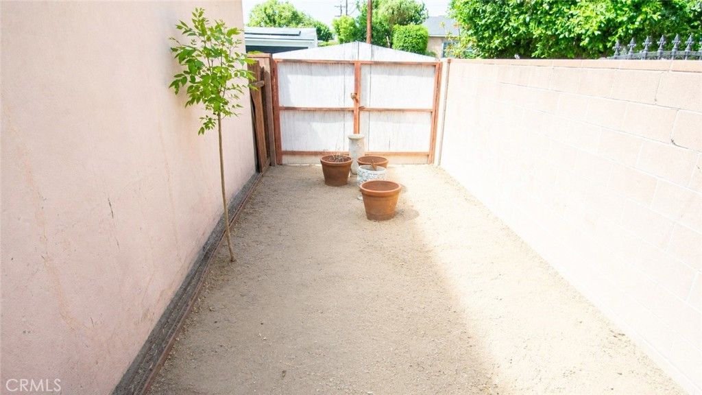 Image 38 of property listing at 8794 Ranchito Ave., Panorama City, CA 91402