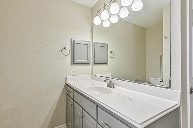 2512 Ironclad Drive, League City, TX 77573