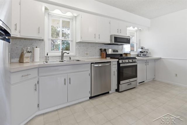 3908 Nottingham Terrace, Midland, MI 48642