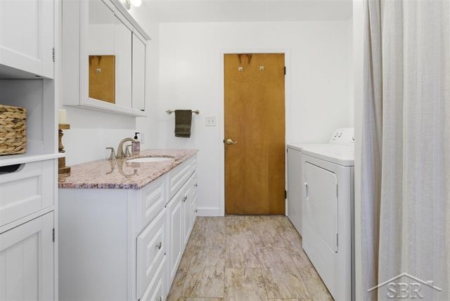 3908 Nottingham Terrace, Midland, MI 48642