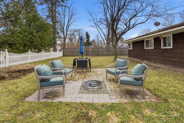 3908 Nottingham Terrace, Midland, MI 48642