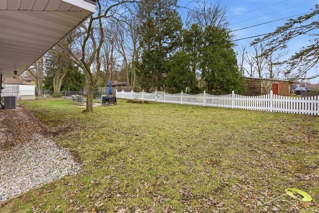 3908 Nottingham Terrace, Midland, MI 48642