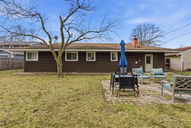 3908 Nottingham Terrace, Midland, MI 48642