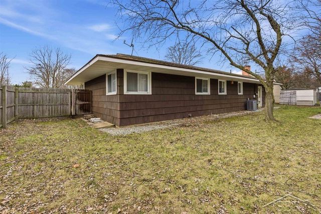 3908 Nottingham Terrace, Midland, MI 48642