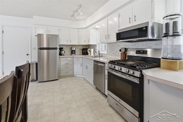 3908 Nottingham Terrace, Midland, MI 48642