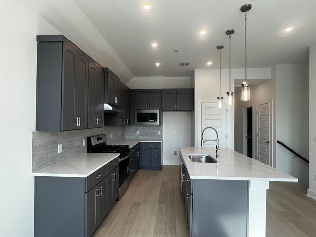 200 W 56th ST 5101, Austin, TX 78751