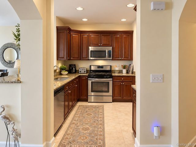 33 Nicole Court, Copiague, NY 11726