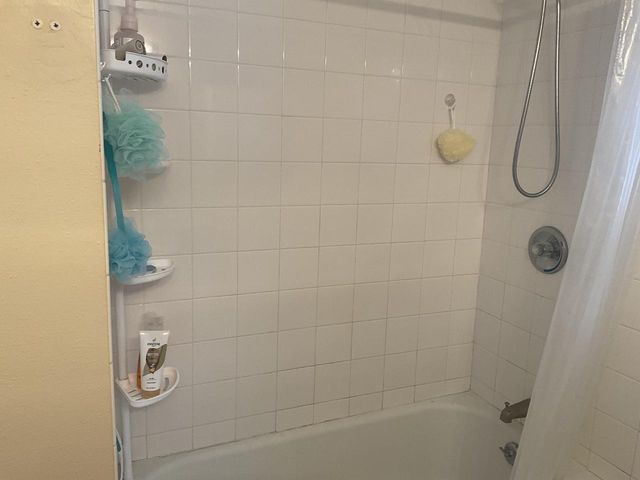 W242N4251 Swan ROAD, Pewaukee, WI 53072