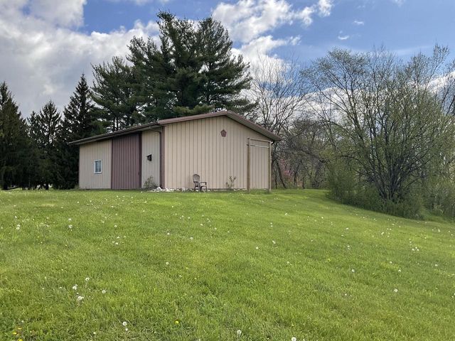 W242N4251 Swan ROAD, Pewaukee, WI 53072