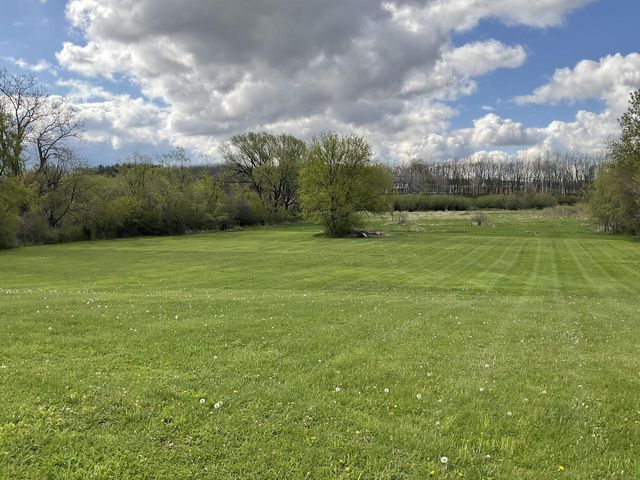 W242N4251 Swan ROAD, Pewaukee, WI 53072