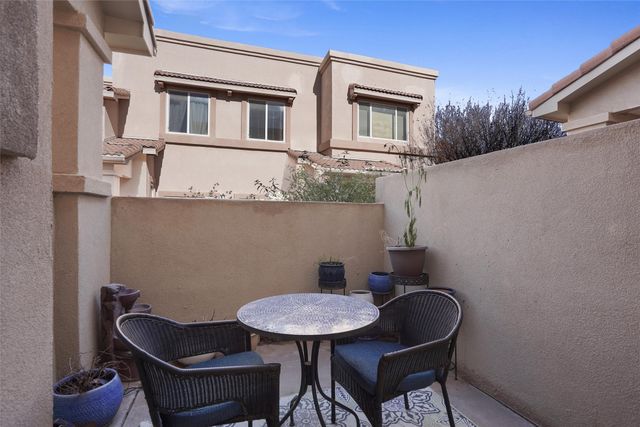 4328 Santo Domingo A, Santa Fe, NM 87507