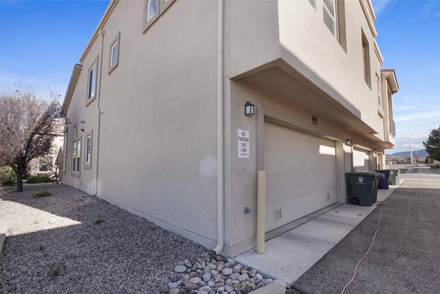 4328 Santo Domingo A, Santa Fe, NM 87507