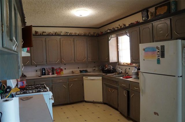 301 W Meek Street, Wayne, OK 73095