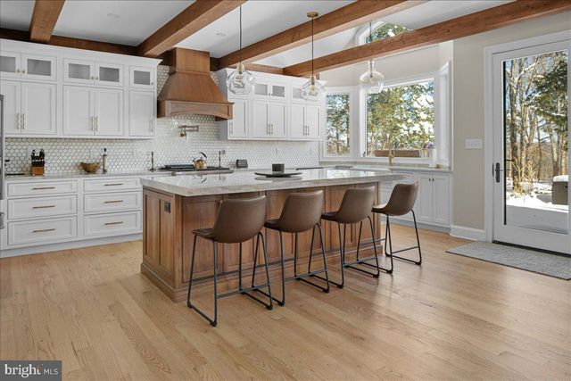 2 CEDAR LN, Erwinna, PA 18920