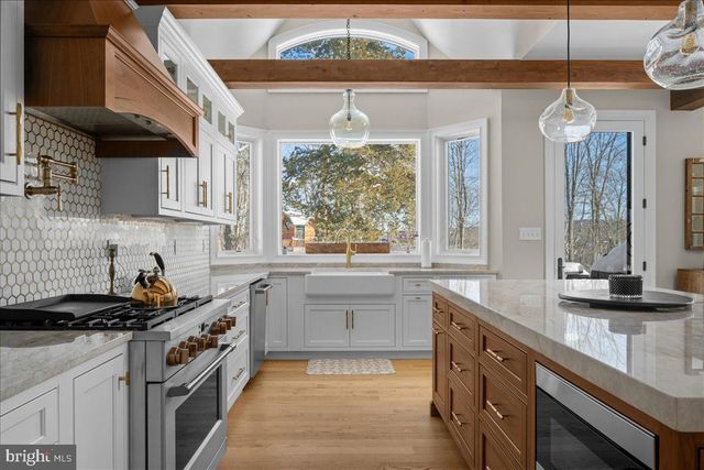 2 CEDAR LN, Erwinna, PA 18920