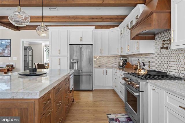 2 CEDAR LN, Erwinna, PA 18920