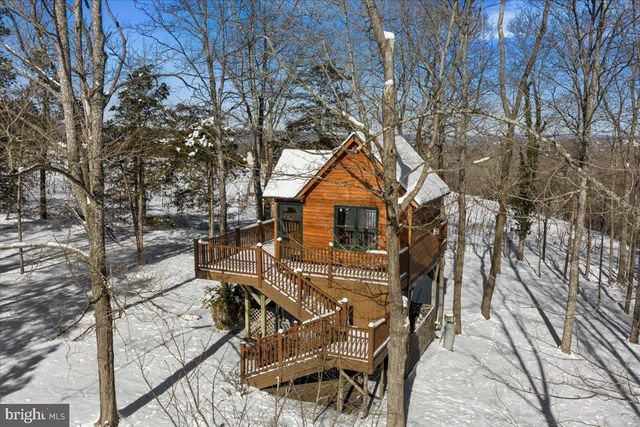 2 CEDAR LN, Erwinna, PA 18920