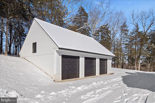 2 CEDAR LN, Erwinna, PA 18920