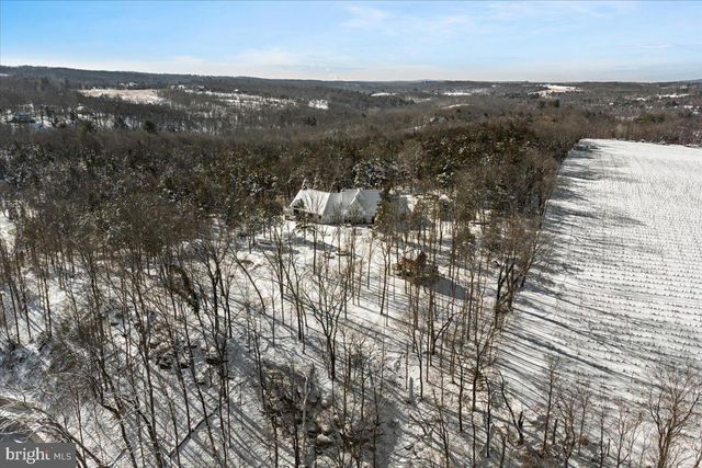 2 CEDAR LN, Erwinna, PA 18920