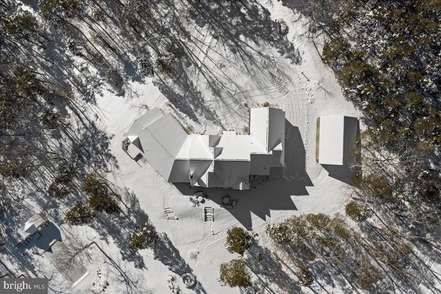 2 CEDAR LN, Erwinna, PA 18920