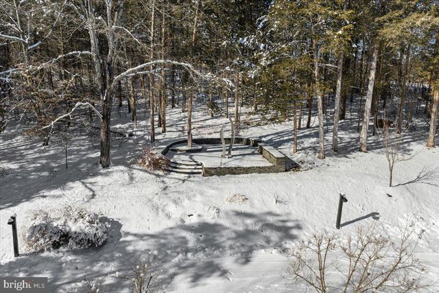 2 CEDAR LN, Erwinna, PA 18920